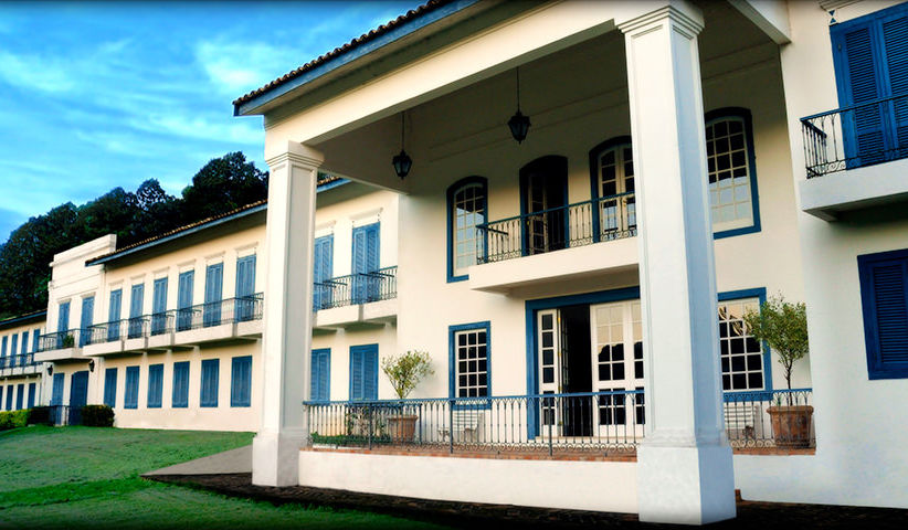 Fachada colonial da fazenda histórica